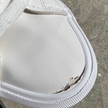 Bershka Ayakkabı Kalitesizliği 2 Ayda Yırtıldı