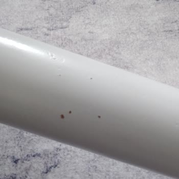 Mandalin Masa Sandalye Alınan Ürünlerin Ayaklarda Böceklenme