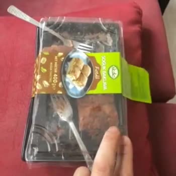 Akdo Fıstıklı Soğuk Baklavadan Çıkan Tahta Parçası!