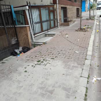 İBB - İstanbul Büyükşehir Belediyesi Sokaklar Çöplük İçinde