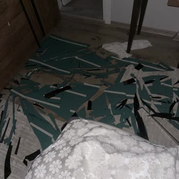 Enza Home Dolap Camı Patlaması!