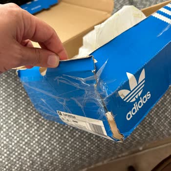 Boyner Kullanılmış Sararmış Ayakkabı Hasarlı Kutuyla Gönderdi