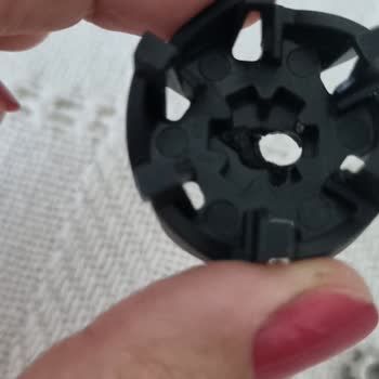 Philips HR2228/90 Blender Blade Broke Into Three Pieces