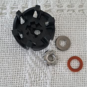 Philips HR2228/90 Blender Blade Broke Into Three Pieces