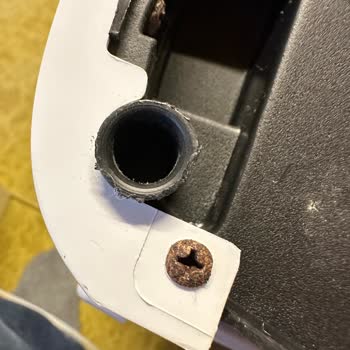 Arçelik AC6030 Paslı Vidalar Çizik Ürün