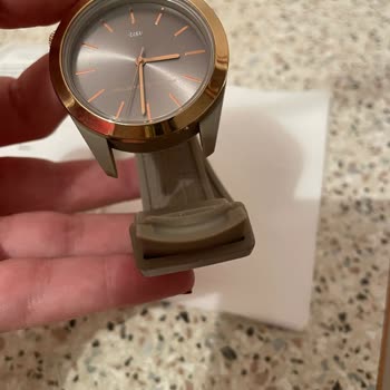 Evren Saat Yeni Alınan Kol Saatimin Kordonu Kolumdayken Düştü