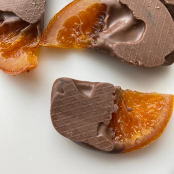 Patiswiss Çikolatada Yeşil Boya Lekeleri