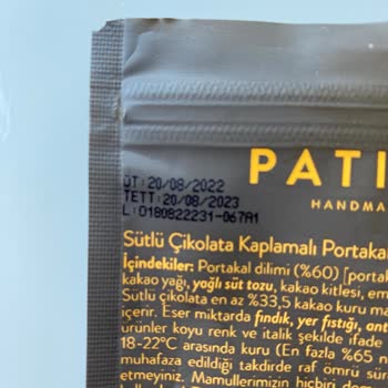 Patiswiss Çikolatada Yeşil Boya Lekeleri