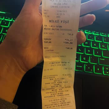 İzmir Agora Alışveriş Merkezi Cepax'tan Telefon Kabı Alma Pişmanlığı!