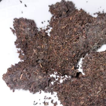 Çaykur Çayının İçinden Küflü Kalıplaşmış Çay Çıktı