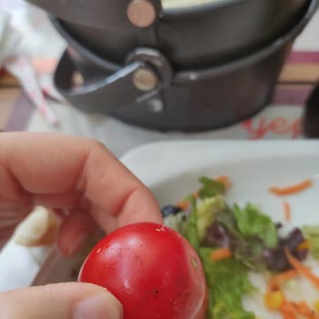 Tavuk Dünyası Kötü Hizmet Ve Lezzet