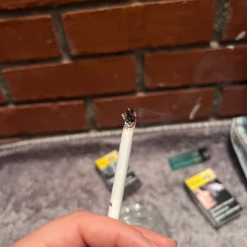 Marlboro Edge Blue Sigarasından Odun Çıkması