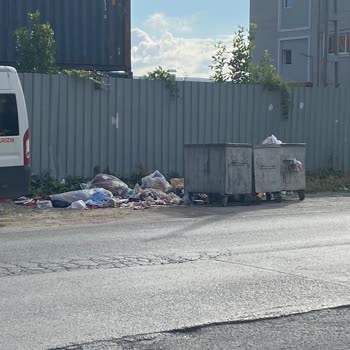 Esenyurt Belediyesinin Çöpleri Toplamaması