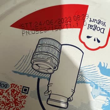 BİM Dost Yoğurt Kıl Ve Küf Problemi