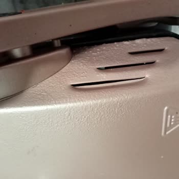 Korkmaz Mutfak Eşyaları Tost Makinesinin Tüm Boyası Kalktı!