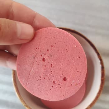 Lezita Bozuk ve İçinde Siyah Nokta Var