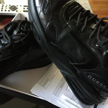 Guess Ayakkabı Alt Tabanı Dökülmesi