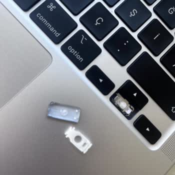 Apple Kendiliğinden Tuşu Çıktı Ama Üstüme Kaldı Mağduriyetim Var