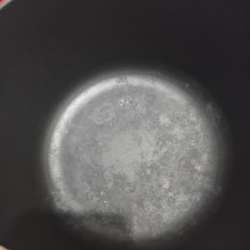 Lava Tencere De İçinde Oluşan Lekeler