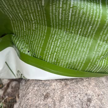 Petburada Böceklenmiş Mama Gönderdiler