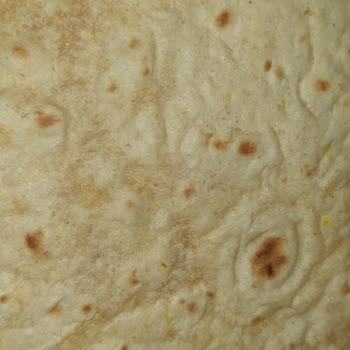 Untad Lavaşın Üzerindeki Sarı Benekler