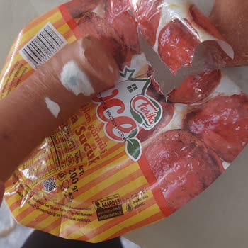 Feriha Evce Paket İçerisinde Küflü Sucuk