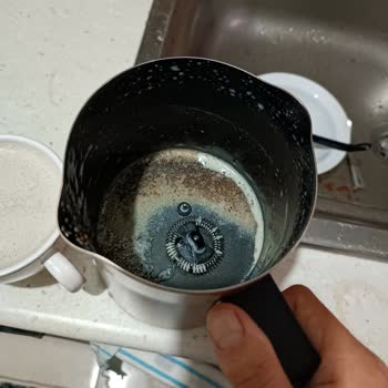 Arzum Süt Lekeleri Dibine Yapışıyor Ve Çıkmıyor