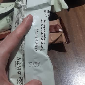 A101 Tarihi Geçmiş Magnum Dondurma Sattı Satıyor