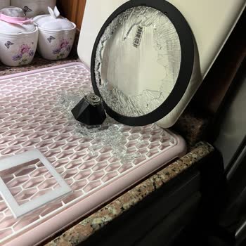 Karaca Züccaciye 'den Aldığım Tencere Kapağı Durduk Yere Kırıldı