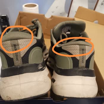 Skechers Üretim Hatası Ayakkabı Topuğu