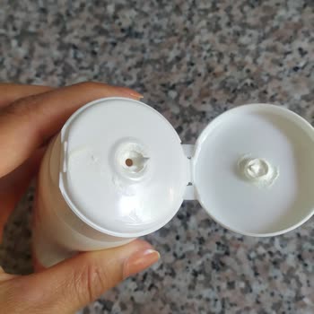 BİM Güneş Kremi Cildi Kurutuyor Beyazlık Kalıyor