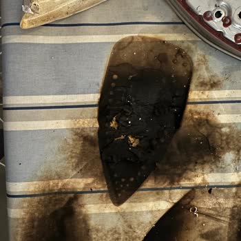 Tefal Ütü_Tabanının Kopmasına Bağlı Yangın Şikayeti