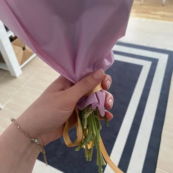 Çiçek Sepeti Küçücük Çiçek Gönderdi