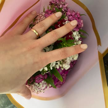 Çiçek Sepeti Küçücük Çiçek Gönderdi