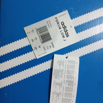 Garantili Deyip Garantisiz Ürün Satan Adidas