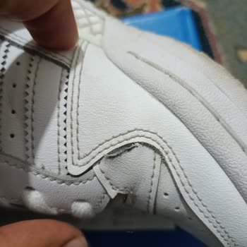 Garantili Deyip Garantisiz Ürün Satan Adidas