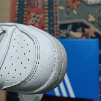 Garantili Deyip Garantisiz Ürün Satan Adidas