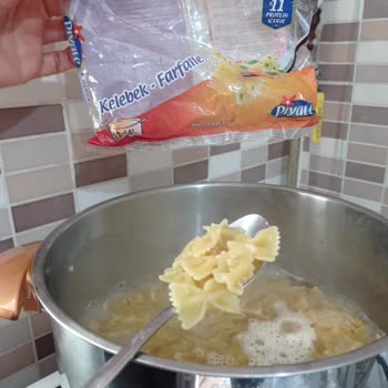 Şok Dan Aldığım Piyale Makarna Dağılıyor