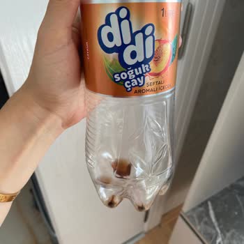 Didi Soğuk Çay Şişesinin Dibinde Siyahlık
