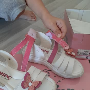 Şirin Bebe Ortopedik Sandalet 4. Giyim De Koptu.