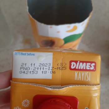 Dimes Meyve Suyu İçinde Kahverengi Parçalar