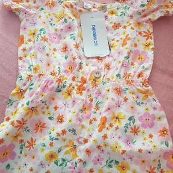 LCW'den Aldığım Tulum İki Kolunun Altı Da Tamamen Sökük Geldi.