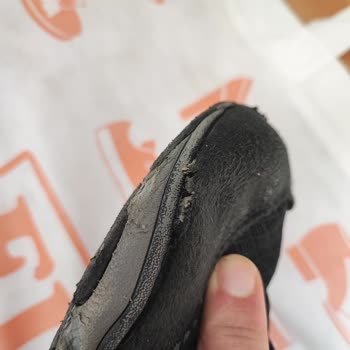 FLO Ayakkabı'dan Aldığım Ayakkabı 2 Ay Doldurmadı, Kullanıcı Hatasıymış