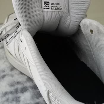 Adidas'ta Hatalı Ve Standart Dışı Üretim.