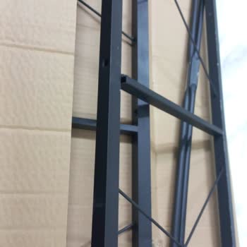 Larem Mobilya (Buca) Rafların Hepsi Defolu