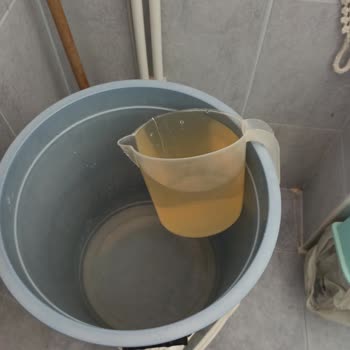 İzmir Büyükşehir Belediyesi Şebeke Suyu Sarı Akıyor