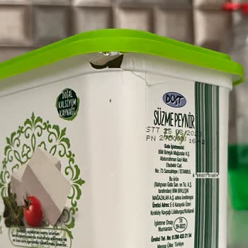 BİM Kırık Ve Küflü Peynir Kutusu