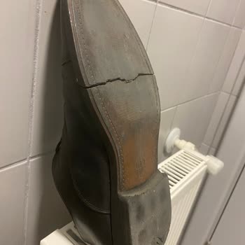 FLO Ayakkabı FLO, Ayakkabı Tabanı Çatlaması