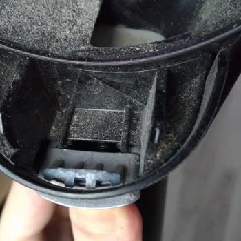 Bosch BBS712A Model Şarjlı El Süpürgesi Kırılan Parça Hk.