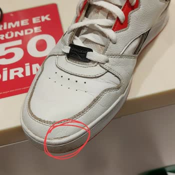 Reebok Deri Sneaker Ayakkabıda Burun Çatlaması